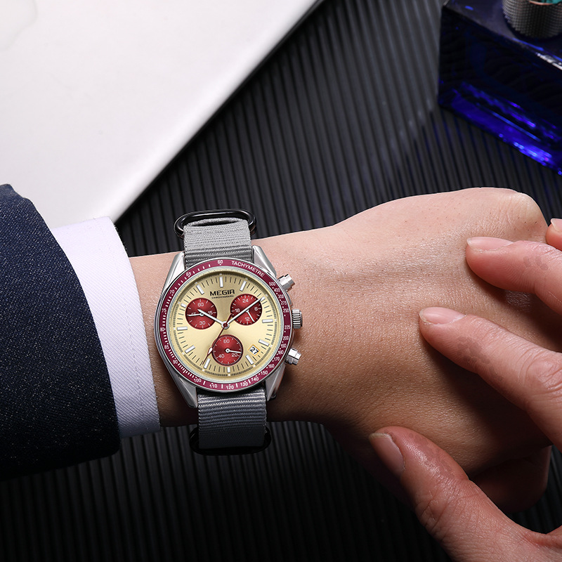 MEGIR 2247 New Luxury Men's Wa - Canvas Strap Watch のレビューと価格