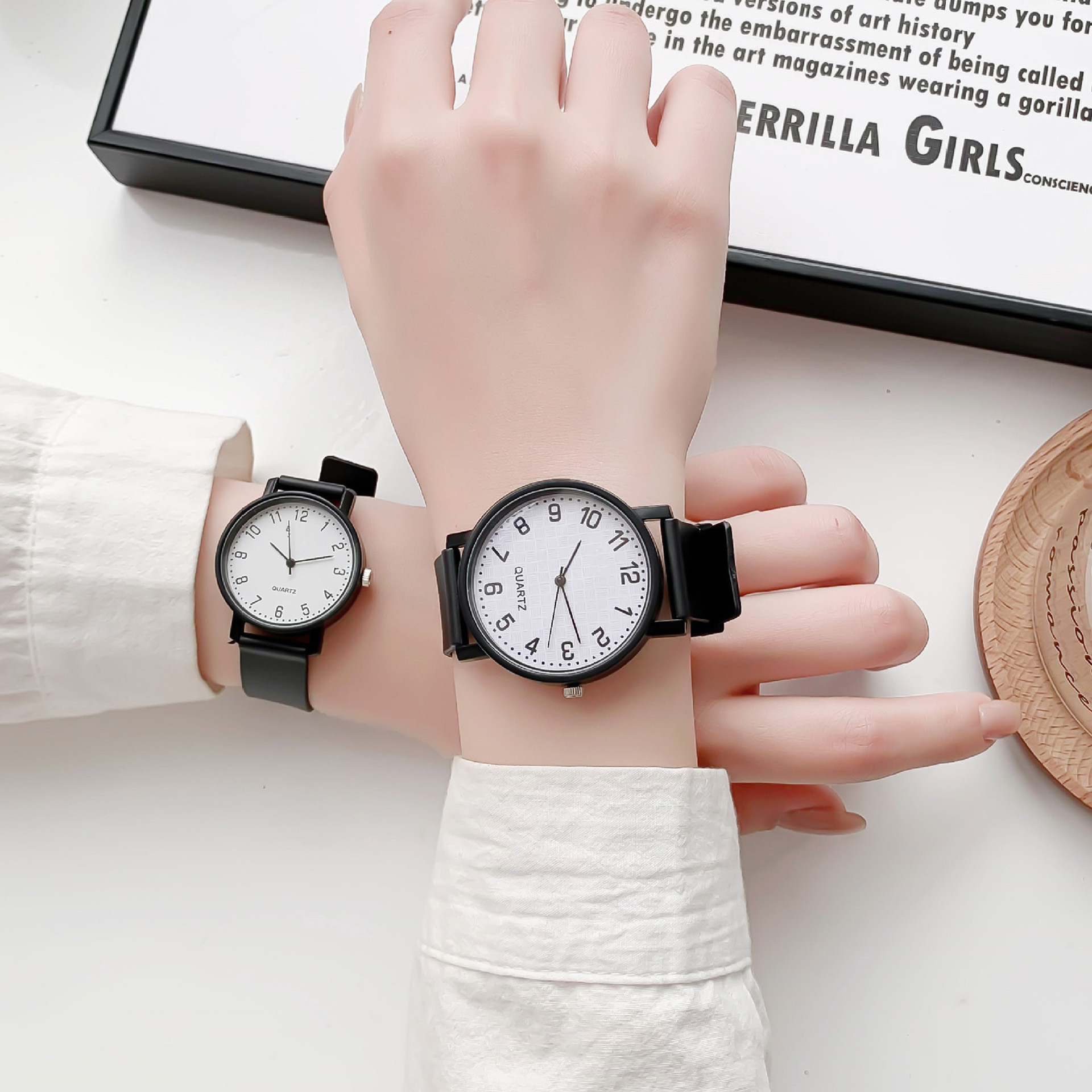 Simple Black Watch Quartz Watc - Silicone Band Women のレビューと価格
